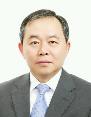 전만복(행정공무원/보건복지부실장)
Jeon Man-bok, assistant minister for planning and coordination at the Ministry of Health and Welfare, has become a member of the executive board of the World Health Organization, officials said Monday.