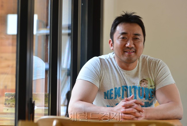 영화배우 마동석 인터뷰.<br />이상섭 기자. babtong@heraldcorp.com 2013.05.22
영화배우 마동석 인터뷰.
이상섭 기자. babtong@heraldcorp.com 2013.05.22
영화배우 마동석 인터뷰.
이상섭 기자. babtong@heraldcorp.com 2013.05.22