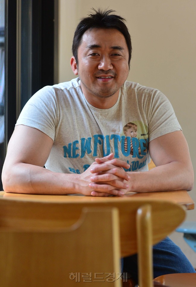 영화배우 마동석 인터뷰.<br />이상섭 기자. babtong@heraldcorp.com 2013.05.22
영화배우 마동석 인터뷰.
이상섭 기자. babtong@heraldcorp.com 2013.05.22
영화배우 마동석 인터뷰.
이상섭 기자. babtong@heraldcorp.com 2013.05.22