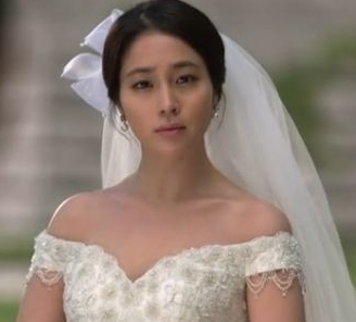 이민정(탤런트)
29일 배우 이민정의 소속사 엠에스팀 엔터테인먼트 측은 “두 사람의 결혼에 대해서는 구체적으로 결정된 것이 없다”고 밝혔다.