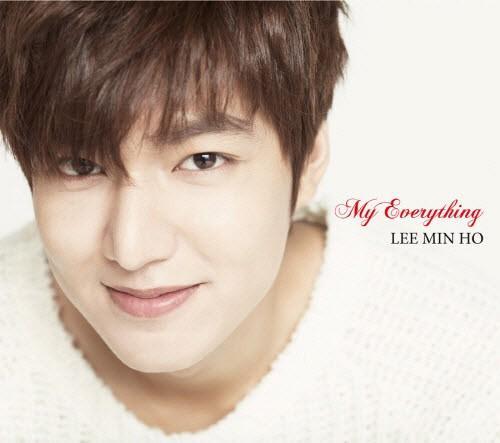 이민호(탤런트/영화배우)
한류스타’ 이민호가 일본에서 발매한 첫 앨범 ‘마이 에브리딩(My Everything)’이 오리콘차트 1위에 석권했다.