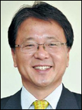 박흥수(교수/전기업인/연세대학교교수/한국경영학회회장)
한국경영학회(회장 박흥수<사진> 연세대교수)는 29일 서울 플라자호텔 다이아몬드홀에서 ‘대한민국 경영 패러다임의 변화 : 공유가치창출(CSV)’이라는 주제로 춘계심포지엄 토론회를 개최했다.
