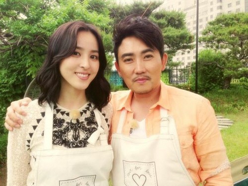 한혜진(좌부터/탤런트/영화배우),이승철(가수)
가수 이승철이 한혜진과 함께 찍은 인증샷을 공개했다.