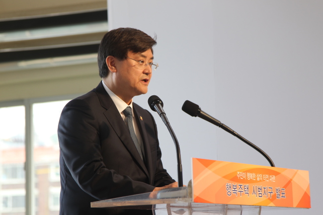 서승환(정무직공무원/전교수/국토교통부장관)
서승환 국토교통부 장관이 6월 종료되는 취득세 감면 혜택을 연장하지 않을 뜻을 분명히 했다.