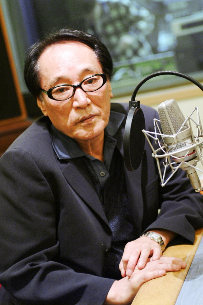이종환(방송인)
Lee Jong-hwan, one of the nation’s best-known disc jockeys, died of lung cancer at his home in Seoul on Thursday. He was 75.