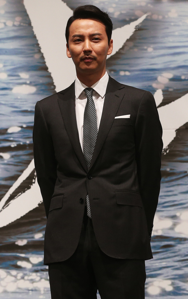 김남길(탤런트/영화배우)
<YONHAP PHOTO-1103> 김남길, 카리스마 넘치는 포즈 (서울=연합뉴스) 홍기원 기자 = 배우 김남길이 21일 오후 서울 강남구 대치동 컨벤션 디아망에서 열린 KBS 월화 드라마 '상어'제작발표회에서 포즈를 취하고 있다. 2013.5.21 xanadu@yna.co.kr/2013-05-21 15:08:58/ <저작권자 ⓒ 1980-2013 ㈜연합뉴스. 무단 전재 재배포 금지.>
Kim Nam-gil.   Yonhap News