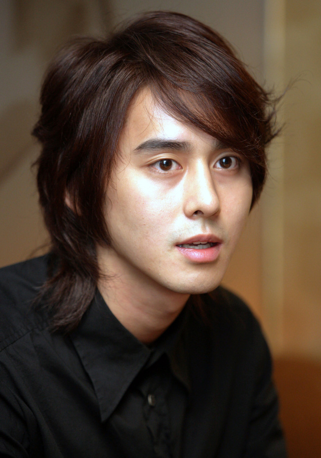 김상혁(가수/클릭비)
그룹 클릭비 출신 김상혁(30)이 30일 성추행 혐의로 체포됐다.