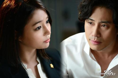 이민정(좌부터/탤런트),신하균(영화배우)
SBS TV drama “All about My Romance” ended its run of 16 episodes with a happy ending on Wednesday, although its last installment received a disappointing 4.0 percent rating.