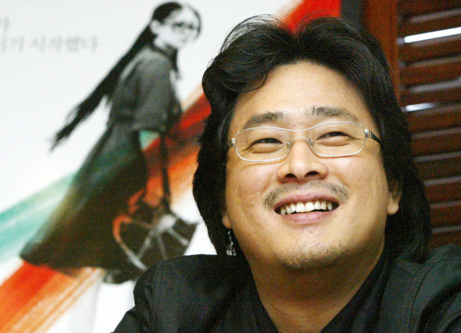 박찬욱(영화감독/모호필름대표)
A short film co-directed by Park Chan-wook and his brother Park Chan-kyong, “Day Trip (Cheongchul-eoram),” has been invited to the 67th Edinburgh International Film Festival (EIFF), one of the oldest running film festivals in the world.