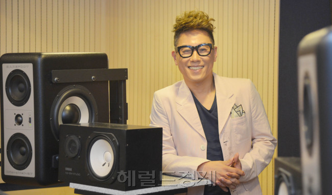 윤종신<br />김명섭 기자 msiron@heraldcorp.com
윤종신
김명섭 기자 msiron@heraldcorp.com