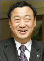 이희범(기업인/경제기관단체인/STX중공업회장/STX건설회장/한국경영자총협회회장)
LG상사는 이희범<사진> 전 STX중공업ㆍSTX건설 회장(현 한국경영자총협회 회장)을 지난 1일 고문으로 영입했다고 3일 밝혔다.
