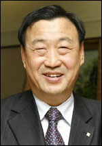 이희범(기업인/경제기관단체인/STX중공업회장/STX건설회장/한국경영자총협회회장)
LG상사는 이희범<사진> 전 STX중공업ㆍSTX건설 회장(현 한국경영자총협회 회장)을 지난 1일 고문으로 영입했다고 3일 밝혔다.