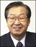 변봉덕(기업인/성남상공회의소의원회장/코맥스대표이사회장)
스마트홈 시스템 전문업체 (주)코맥스 변봉덕(73) 대표이사가 ‘2013년 5월의 자랑스러운 중소기업인’으로 선정됐다.