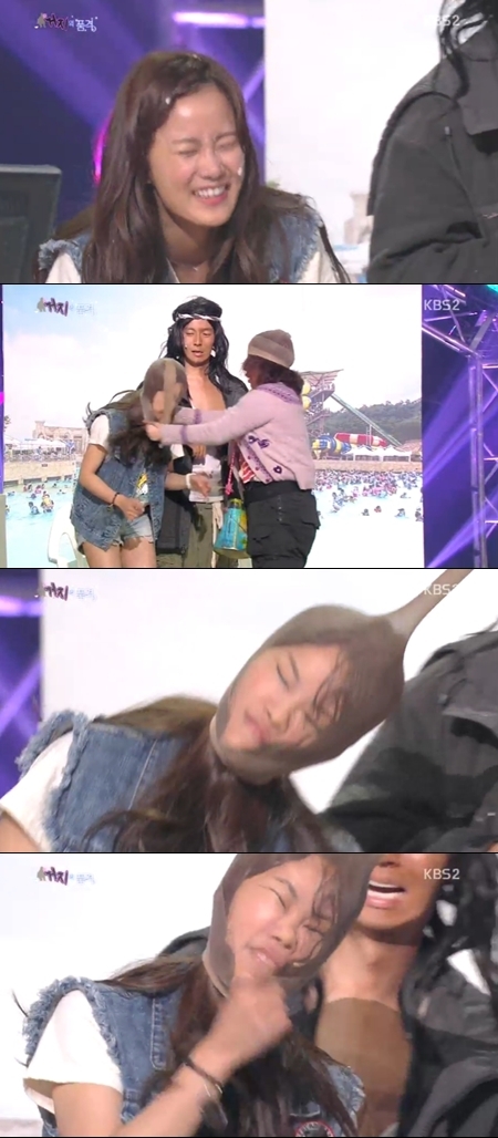 김지민(개그우먼)
2일 오후 방송된 KBS 2TV ‘개그콘서트’에서 꽃거지 허경환을 짝사랑하는 김영희는 “꽃뱀이 나타났다”며 무대에 등장했다. 김지민은 두 손에 스타킹을 들고 있는 김영희에게 “왜 스타킹을 들고 있냐”고 물었고 김영희는 “내 수영모에게 왜 그러냐”며 머리에 스타킹을 써 보였다.