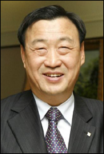 이희범(기업인/경제기관단체인/STX중공업회장/STX건설회장/한국경영자총협회회장)
LG상사는 이희범<사진> 전 STX중공업ㆍSTX건설 회장(현 한국경영자총협회 회장)을 지난 1일 고문으로 영입했다고 3일 밝혔다.