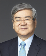조양호(기업인/한진그룹회장/대한항공최고경영자CEO/2018평창동계올림픽유치위원회위원장)
조양호 한진그룹 회장은 3일(현지시간) 남아프리카공화국 케이프타운에서 열린 제 69차 국제항공운송협회(IATA, International Air Transport Association) 연차총회에서 집행위원회 위원으로 재선임됐다.