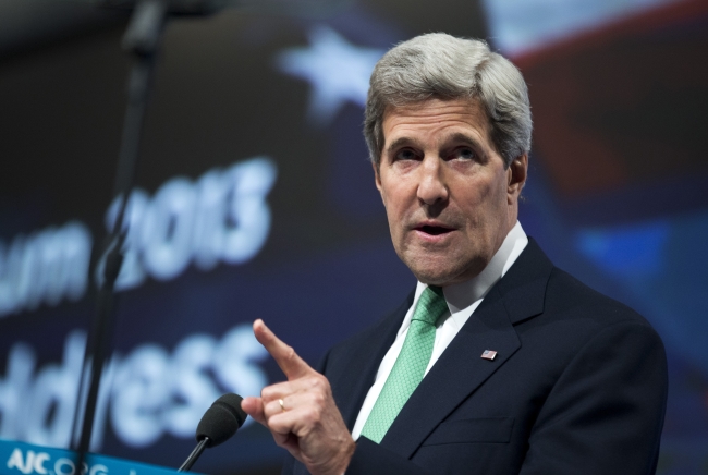 U.S. Secretary of State John Kerry gestures as he speaks at the American Jewish Committee Global Forum in Washington on Monday.    AP-Yonhap News