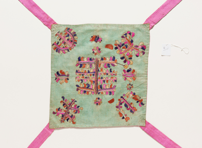 Wrapping cloth embroidered with Chinese character for “king,” used in weddings, 19th century.   The Museum of Korean Embroidery