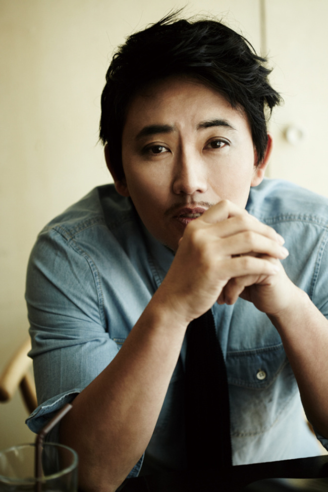 이승철(가수)
가수 이승철이 이달 중순 정규 11집을 발표한다 고 소속사인 진앤원뮤직웍스가 5일 밝혔다.