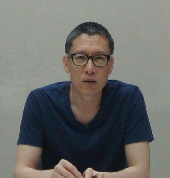홍승엽(현대무용가/무용인/국립현대무용단예술감독)
국립현대무용단이 창단 3년만에 다음달 유럽 현대무용의 본고장 독일서 세차례 초청 공연을 펼친다. 홍승엽(51ㆍ사진) 예술감독이 안무한 ‘호시탐탐’이 7월8일 뷔츠부르크, 24일 바트홈부르크, 27일 베를린에서 차례로 선뵌다.