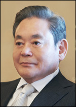 이건희(기업인/국제기관단체인/삼성전자회장)
이건희<사진> 삼성전자 회장이 신경영 20주년을 맞이해 새시대 삼성이 나아갈 목표로 도전과 혁신, 창조경영, 사회적 책임 등을 화두로 던졌다.