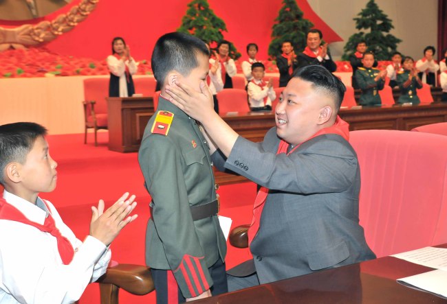 김정은(정치인/북한국방위원회제1위원장)
North Korea proposed Friday working-level inter-Korean talks be held in Gaeseong over the weekend in preparation for the ministerial dialogue offered by Seoul.
