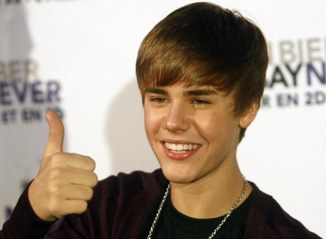 저스틴비버(JustinBieber/가수)
리처드 브랜슨 버진그룹 회장은 5일자신의 트위터를 통해 비버가 '미래의 우주인'이 된다고 전했다. 비버는 이에 "우주에서 뮤직비디오를 찍자"고 답글을 달았다.