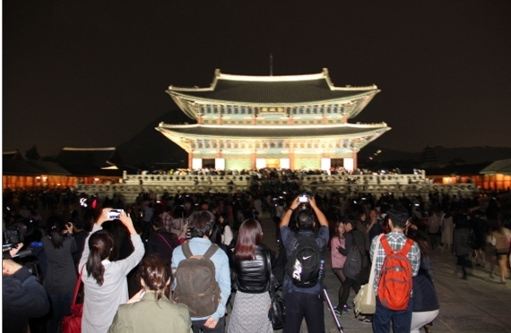 야간 경복궁