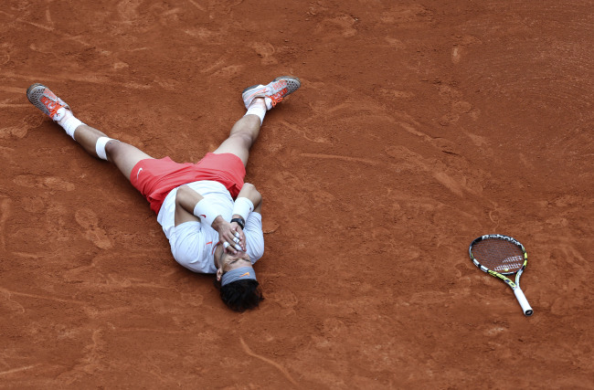 라파엘나달(RafaelNadal/테니스선수)
Spain’s Rafael Nadal celebrates after winning the French Open on Sunday.   AP-Yonhap News
