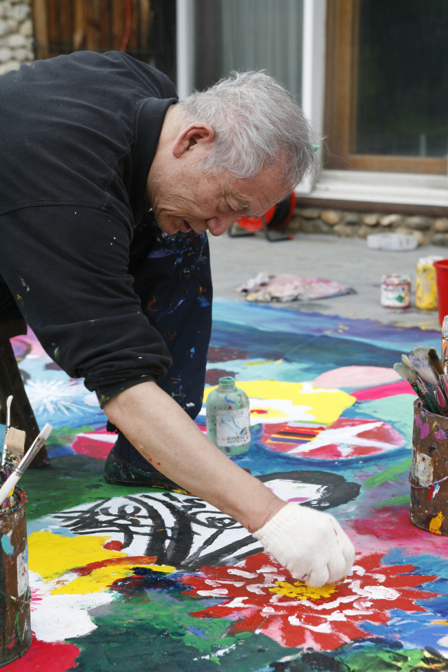 Kim Jong-hak paints at his studio.   Gallery Hyundai