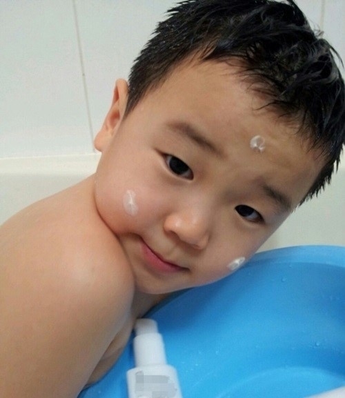 윤후(윤민수아들)
‘윤후 안티카페’ 가 네티즌들의 비난에 휩싸이자 카페 개설자가 카페에 접근할 수 있는 경로를 바꾼 것으로 나타났다.