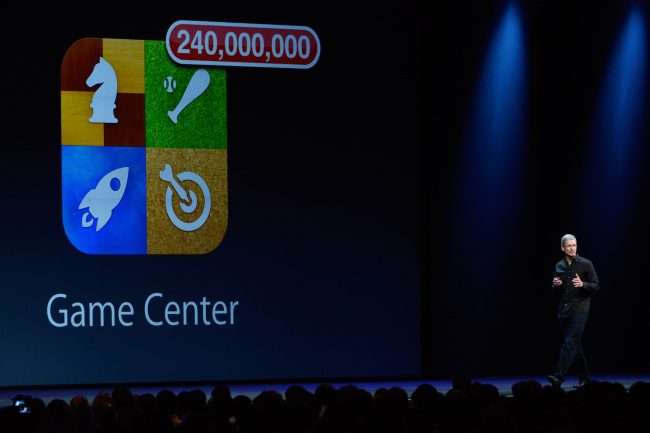티모시쿡(TimothyCook/기업인/애플최경영자CEO)
U.S.-based tech giant Apple on Monday revealed its much-anticipated new mobile operating system, hinting that its innovative prowess had not died with its cofounder Steve Jobs.