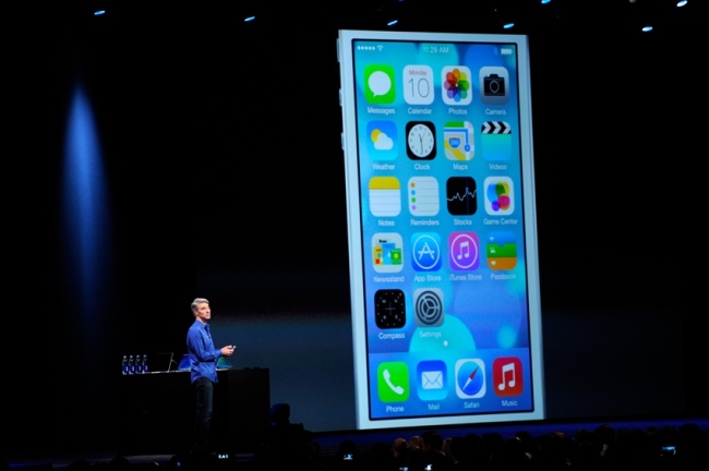 티모시쿡(TimothyCook/기업인/애플최경영자CEO)
U.S.-based tech giant Apple on Monday revealed its much-anticipated new mobile operating system, hinting that its innovative prowess had not died with its cofounder Steve Jobs.