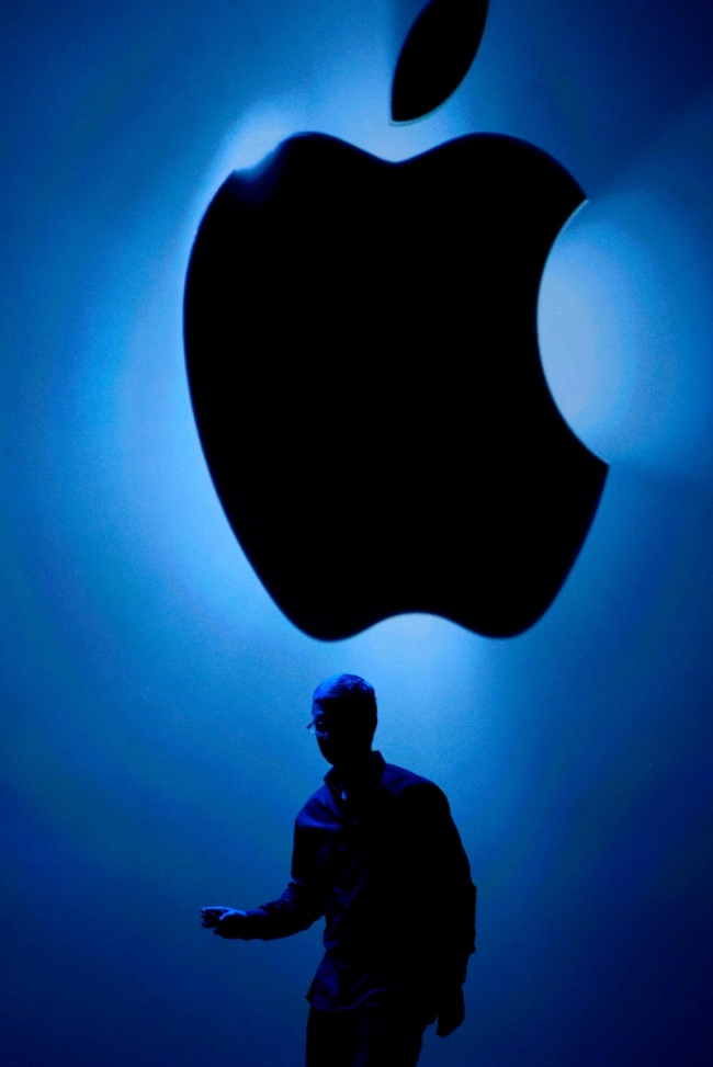 티모시쿡(TimothyCook/기업인/애플최경영자CEO)
U.S.-based tech giant Apple on Monday revealed its much-anticipated new mobile operating system, hinting that its innovative prowess had not died with its cofounder Steve Jobs.