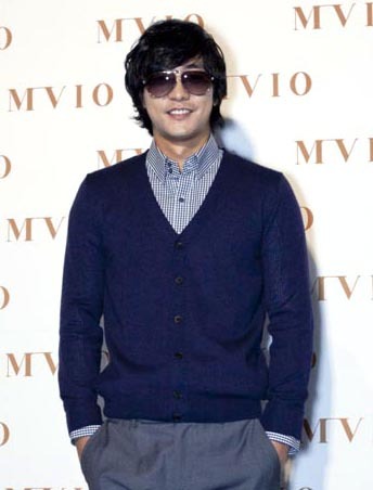 마르코(Marcos/탤런트/모델)
Actor and entertainer Marcos (Marcos Benjamin Lee), who was booked for allegedly hitting his wife Ahn Si-hyeon, will not be indicted after Ahn said she did not wish to press charges against him.