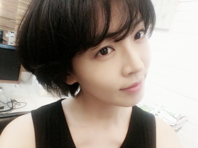 김소연(탤런트/영화배우)
배우 김소연이 짧은 머리로 변신, 놀라운 방부제 미모를 뽐냈다.