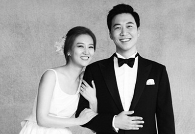 장윤정(좌부터/가수),도경완(아나운서)
가수 장윤정과 아나운서 도경완 커플의 따끈한 웨딩촬영 사진이 전격 공개됐다.