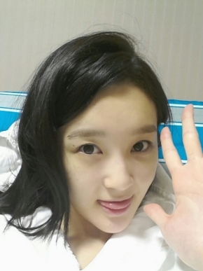 강민경(가수/탤런트/다비치)
다비치 멤버 강민경의 민낯 사진이 화제다.