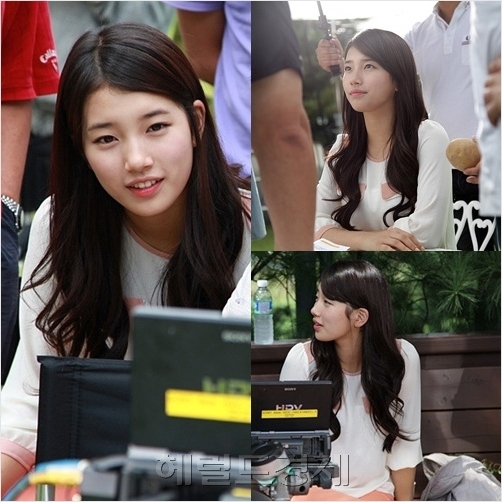수지(배수지/가수/미쓰에이)
국내에서 최근 가장 “핫”한 연예인은 꼽으라면 머릿속에 떠오르는 몇 명이 있다. 각종 인터넷 게시판과 연예 뉴스 섹션에 하루가 멀다 하고 올라오는 이들을 모르면 대화에 낄 수 없을 정도. 현재 인터넷을 뜨겁게 달구고 있는 대한민국 탑10 스타들의 데뷔 이래 행보를 일목요연하게 정리해 보았다.
