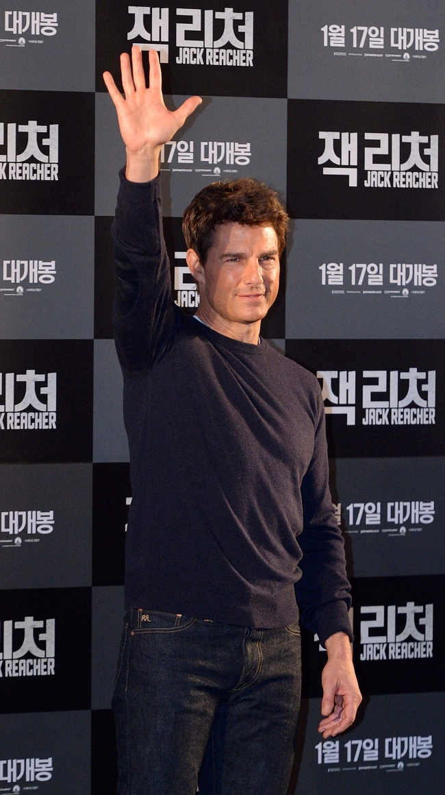 톰크루즈(TomCruise/영화배우)
A growing number of Hollywood stars make trips to South Korea to promote their films or boost the image of global brands. In 2013 alone, a dozen well-known celebrities flew to the country, and here‘s a list of the top figures.