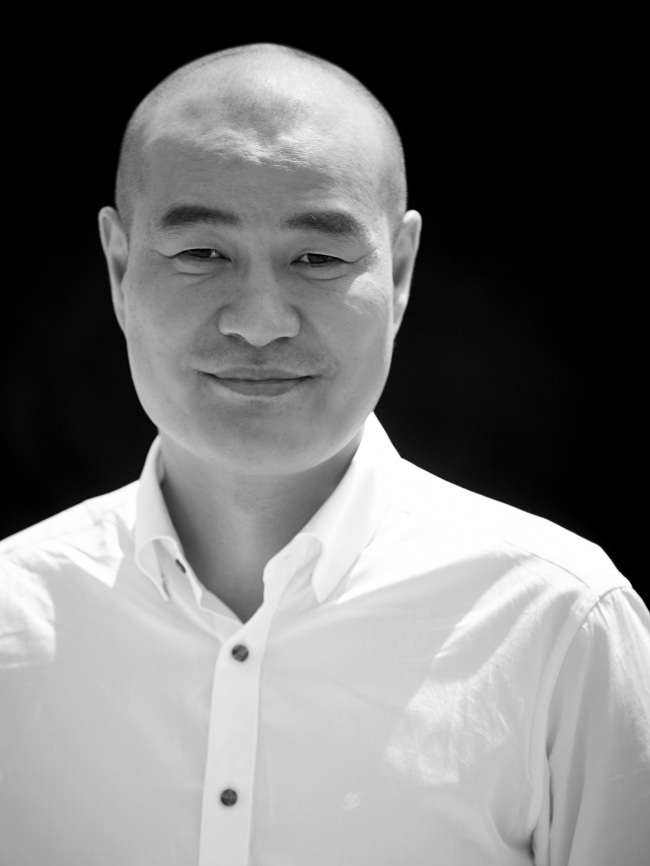 Photographer Song Jung-keun. Courtesy of Artist/Gallery Kong