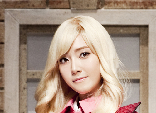 제시카(정수연/가수/뮤지컬배우/소녀시대)
Pop singers in South Korea enjoy taking on new challenges to expand their careers in the entertainment industry into various fields.