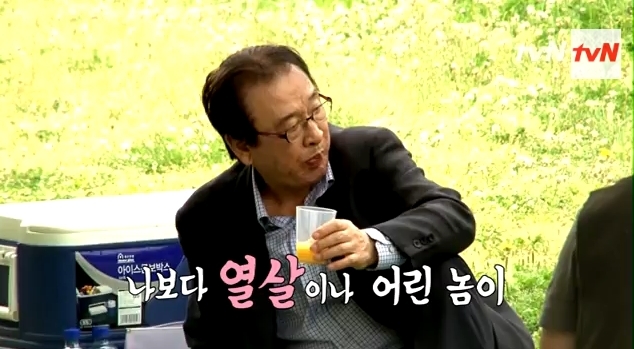 이순재(탤런트/영화배우/SG연기아카데미원장/EK티쳐원장)
문화계에서 뒷방 신세였던 60~70대가 문화 주인공으로 떠오르고 있다. 공연계에선 노년의 삶을 다룬 연극이 잇따라 무대에 오르고, 방송에선 70대 노배우를 출연시킨 예능프로그램이 전파를 타기 전부터 화제다. 전례없던 노년의 ‘문화 회춘’이다.