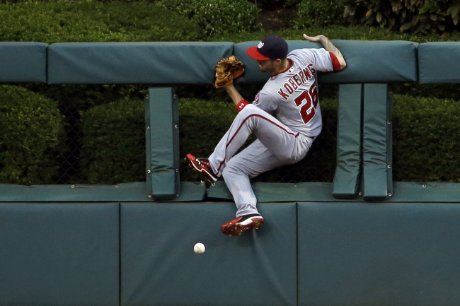 <YONHAP PHOTO-0481> Washington Nationals center fielder Jeff Kobernus cannot reach a triple by Philadelphia Phillies' Michael Young in the third inning of a baseball game, Monday, June 17, 2013, in Philadelphia. (AP Photo/Matt Slocum)/2013-06-18 09:36:24/ <저작권자 ⓒ 1980-2013 ㈜연합뉴스. 무단 전재 재배포 금지.>
Washington Nationals’ Jeff Kobernus cannot reach a triple by Philadelphia Phillies’ Michael Young in the third inning on Monday.   AP-Yonhap News
Washington Nationals’ Jeff Kobernus cannot reach a triple by Philadelphia Phillies’ Michael Young in the third inning on Monday.   AP-Yonhap News