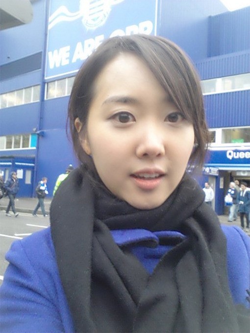 김민지(아나운서)
최근 배우 김사랑과 열애설에 휩싸였던 축구선수 박지성이 이번에는 SBS 김민지 아나운서와 열애중인 것으로 보도됐다.