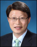 김종국(공무원/동반성장위원회사무총장)
동반성장위원회ㆍ대중소기업협력재단 신임 사무총장에 김종국 전 경기지방중소기업청장이 선임됐다. 김 신임 사무총장은 20일 오전 동반성장위원회 사무국에서 취임식을 갖는다.