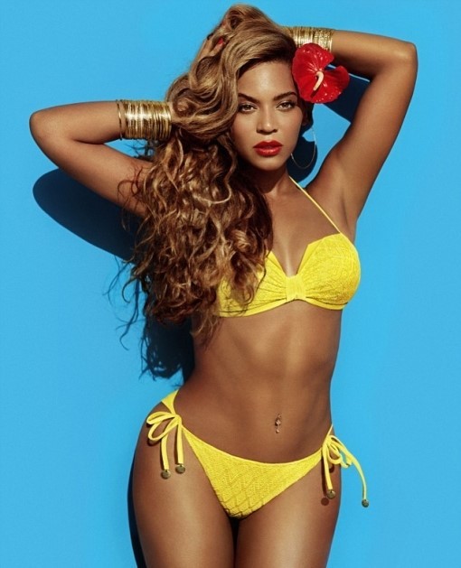 비욘세(Beyonce/가수/영화배우)
장마가 시작되면 슬슬 준비해야 하는 게 있다. 레인부츠나 우비가 아니다. 즐거움은 조금 더 미래에 있다. 바로 여름휴가다. 습하고, 끈적거리고, 질척거리는 장마가 끝나면 뜨거운 태양이 작열하는 ‘진짜 여름’이다.