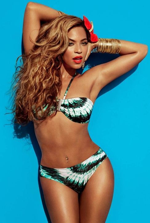 비욘세(Beyonce/가수/영화배우)
장마가 시작되면 슬슬 준비해야 하는 게 있다. 레인부츠나 우비가 아니다. 즐거움은 조금 더 미래에 있다. 바로 여름휴가다. 습하고, 끈적거리고, 질척거리는 장마가 끝나면 뜨거운 태양이 작열하는 ‘진짜 여름’이다. 지금부터 하나씩 아이템을 챙겨두는 게 편하다.