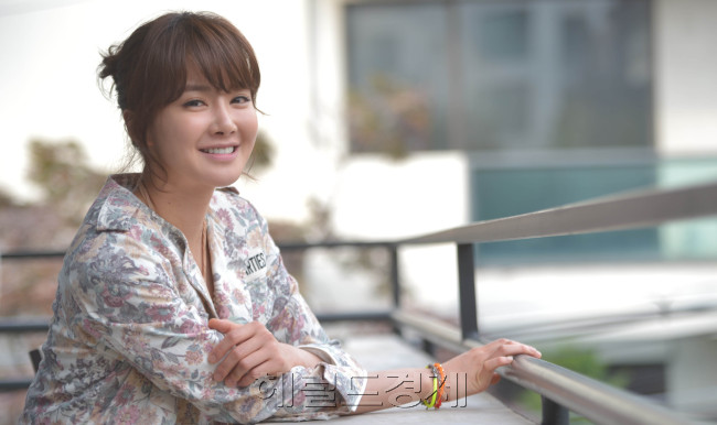 이시영
김명섭 기자 msiron@heraldcorp.com
이시영<br />김명섭 기자 msiron@heraldcorp.com