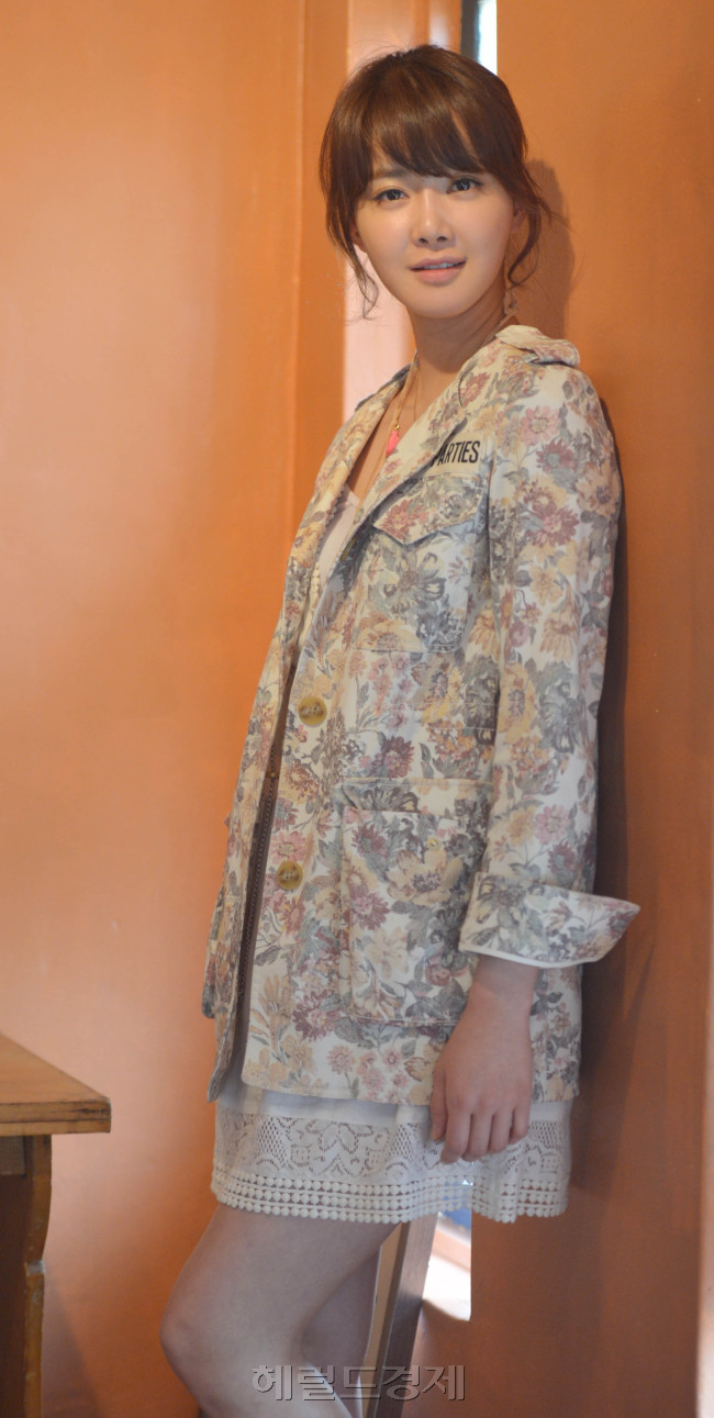 이시영
김명섭 기자 msiron@heraldcorp.com
이시영<br />김명섭 기자 msiron@heraldcorp.com